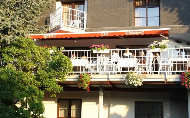 Hotel Monica