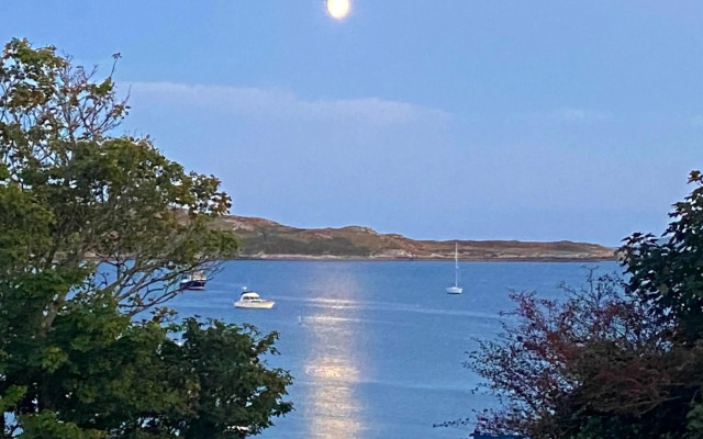 Schull Harbour Hotel & Leisure Centre