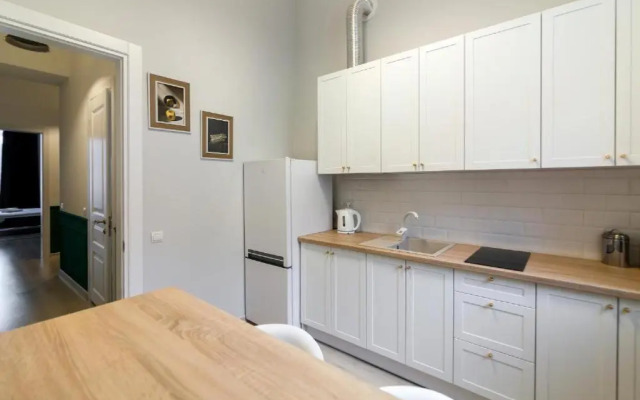 LEOGRAND apartment on Lychakivska 3