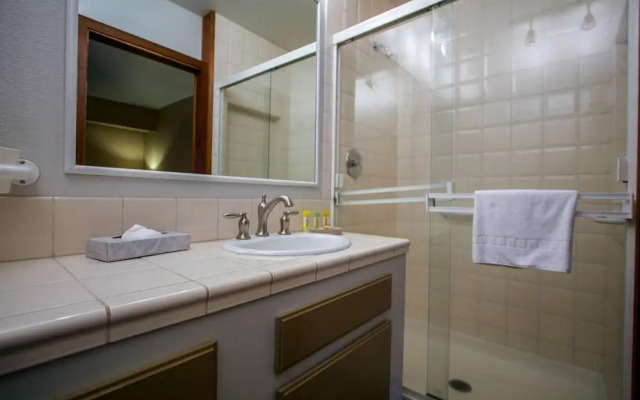 Meadow Ridge #7 2 Bedroom Condo by RedAwning