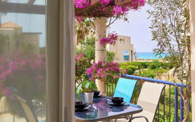 Villa Elias 1BR Upper Apt with Pool