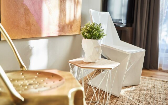 LALA arthotel