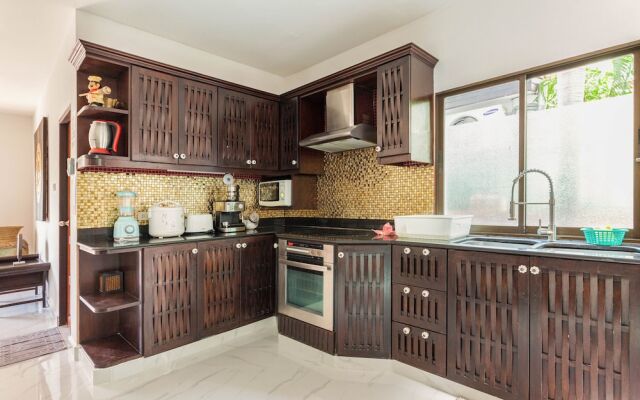 Madee Villa - Pattaya Holiday House Walking Street