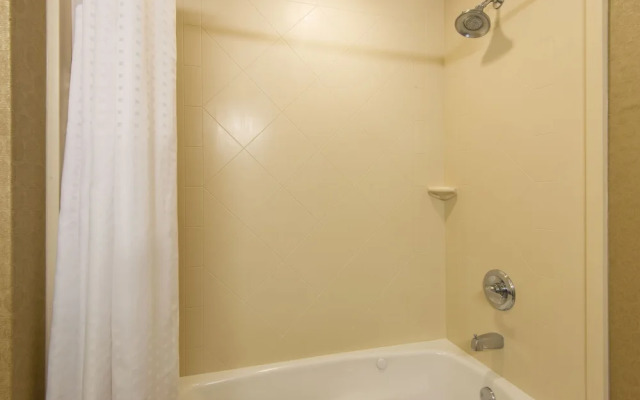 Holiday Inn Express Hotel & Suites Clovis