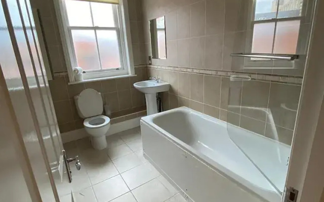 Monthly, Short, Stays 2-bed Apartment in Reading