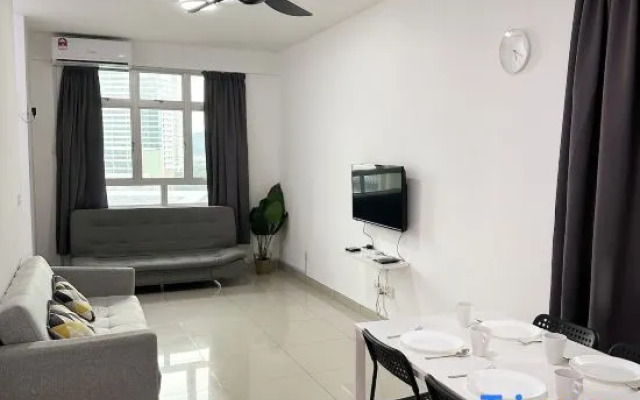 TuR10-3room1living-SPICE Stadium-1minFoodCourt-5minit Airport