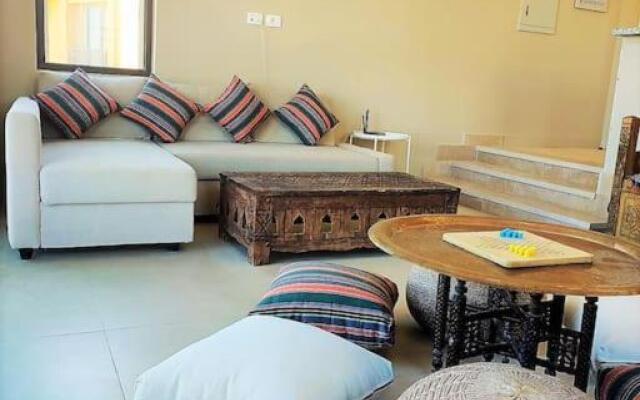 Tawila - Lovely 2-bedroom unit with shared pool