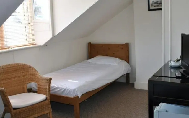 Edmund House - Guest house