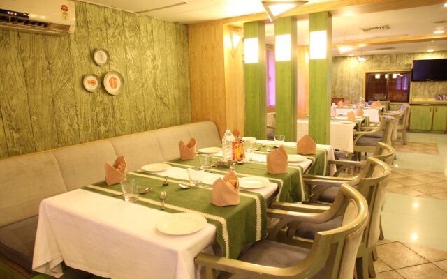 Lotus 8 Hotel