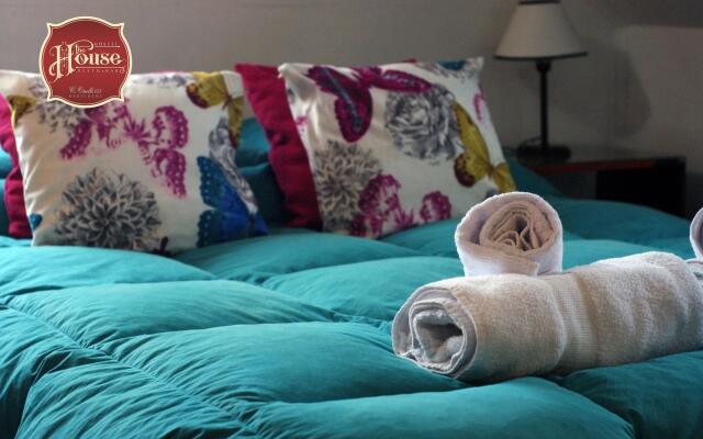 The House Hostel Resto & Bar Bariloche