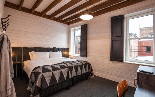 Eleven Revelstoke Lodge
