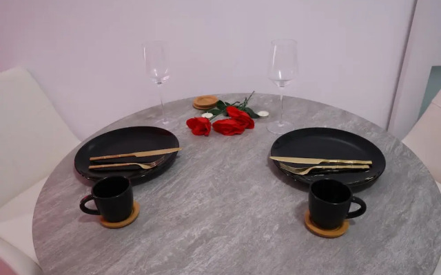 PÀRIS Honeymoon Suite