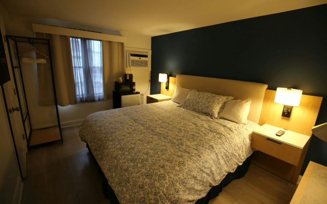 Harborline Hotel
