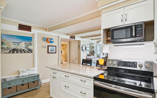 Dolphin Point 104b 2 Bedroom Condo by RedAwning