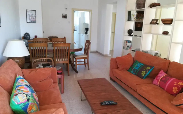 Sevi's Place, 3 Bedroom Flat, 110 s.m