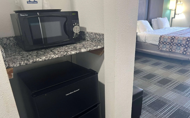 Days Inn by Wyndham Alva