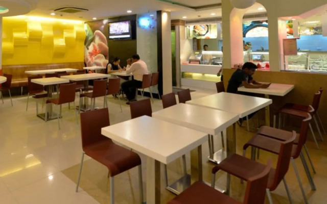 OYO Premium Banjara Hills Road No1