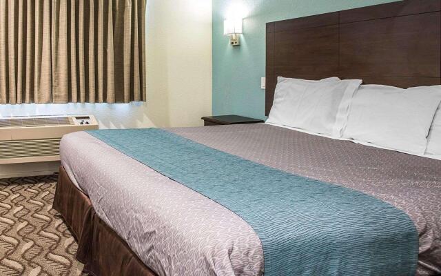 Rodeway Inn & Suites LAX