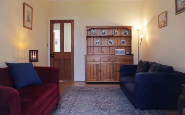 Silver Lining - Gilmore Place Apartment