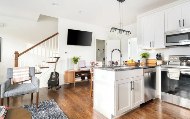 Hart Suites by AvantStay – Stylish Townhome Near Downtown Nashville