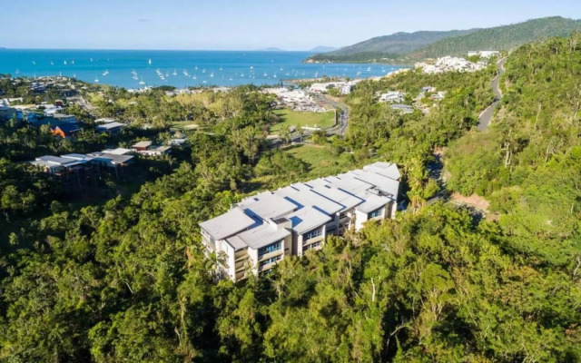 Whitsunday view BOHO apartment in Airlie Beach