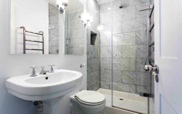 Veeve - Grand Notting Hill