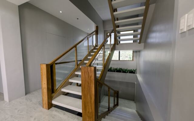 Madonna Hometel and Suites New Pandan