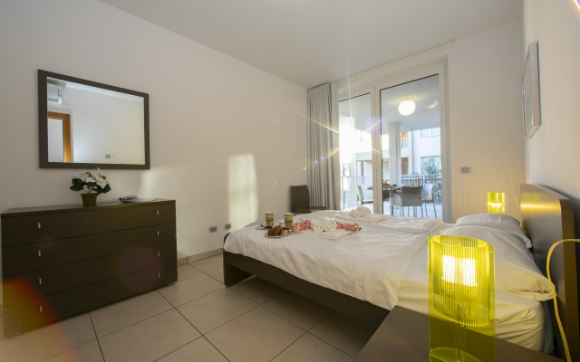 Vista di Maccagno Fantastico Pool