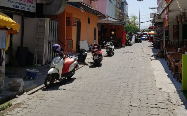 Ons Moeder Restaurant Guesthouse - 2 50 Meters to the Beach