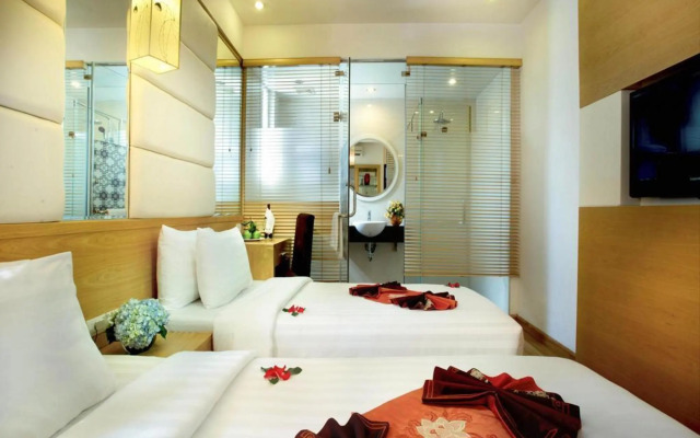 Tu Linh Palace Hotel