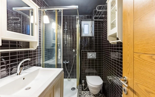 Cozy Flat With Dreamy Bosphorus View in Beyoglu