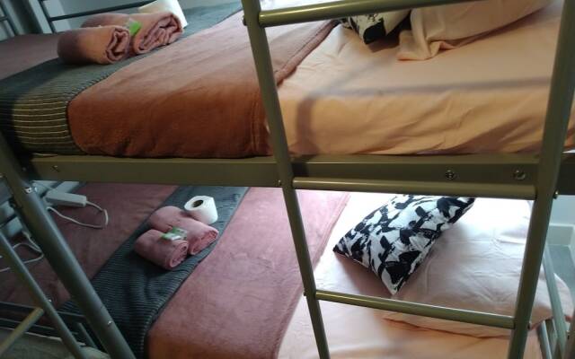 D And N House Hostel