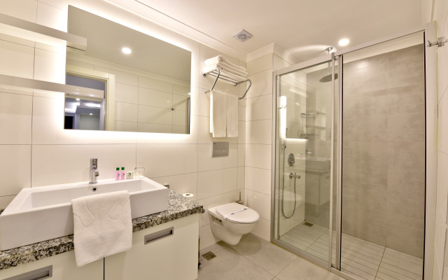 Green Garden Suites Hotel