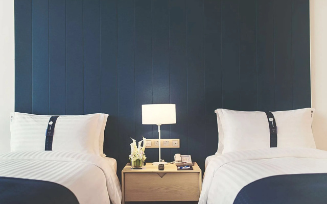 Holiday Inn Express Shanghai Songjiang Fangta by IHG