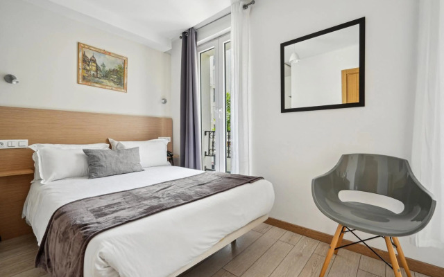 Hotel Le National Clichy Paris