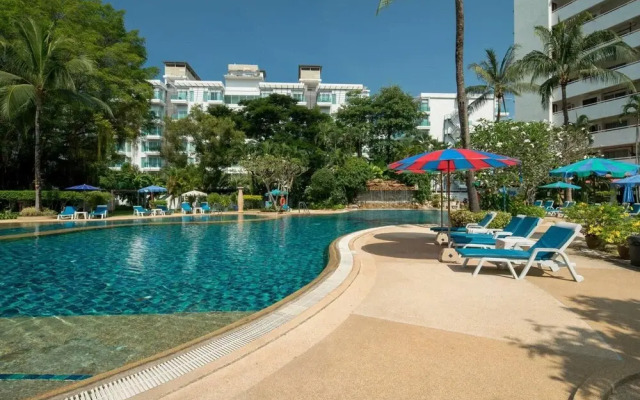 Patong Beach Gardens - Pool, Fast Wifi, Smart TVs