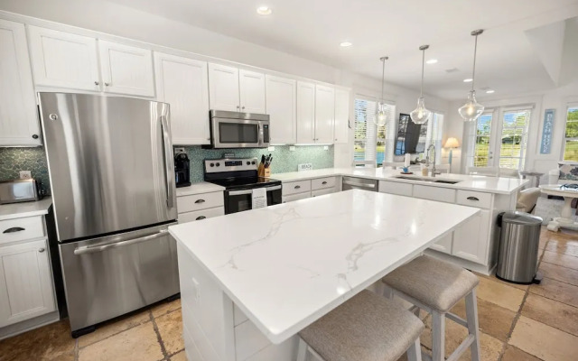 1332 Laurel Grove 3 Bedroom Home by RedAwning