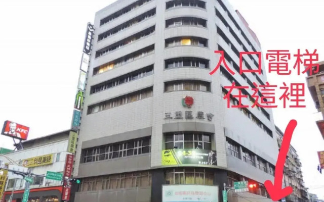 Heybear Capsule Hotel