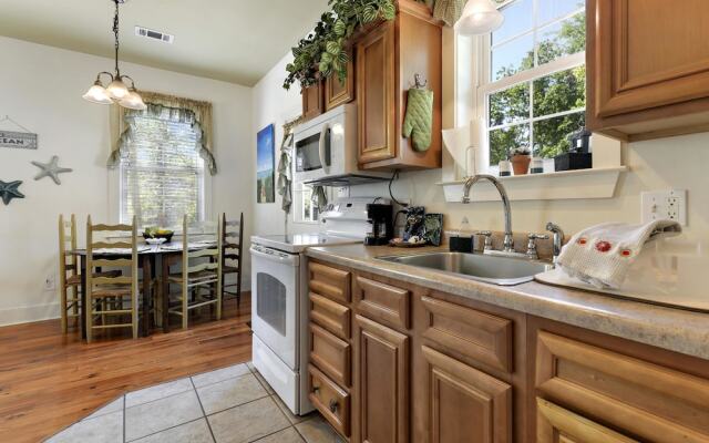 Carroll House Cottages