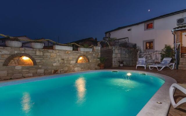 Holiday House Marina