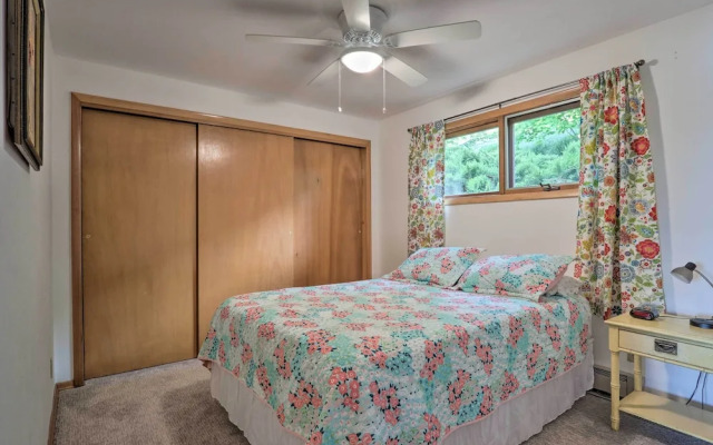 'honeysuckle on Hayden' Lakefront Home w/ Dock!