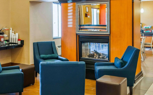 Spark by Hilton Indianapolis Northeast Fishers