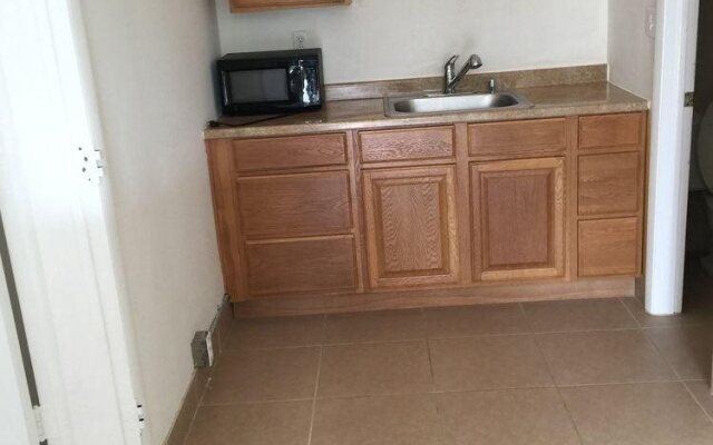 Tropical Inn Palm Bay