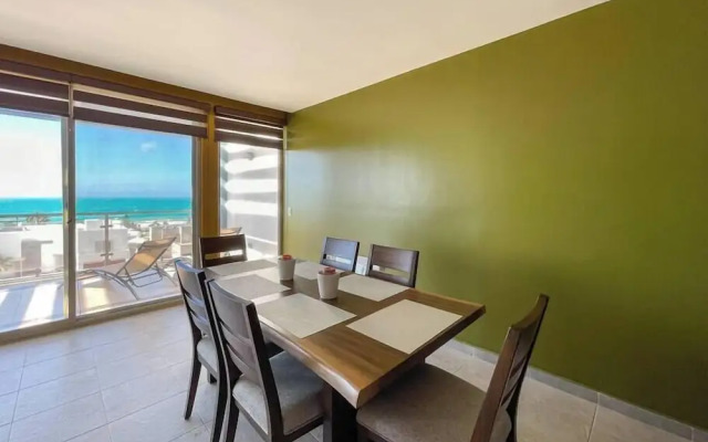 Upscale Ocean View Condo Close to it all Great
