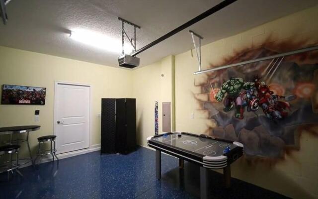 Modern Star Wars Vacation Home CG1593