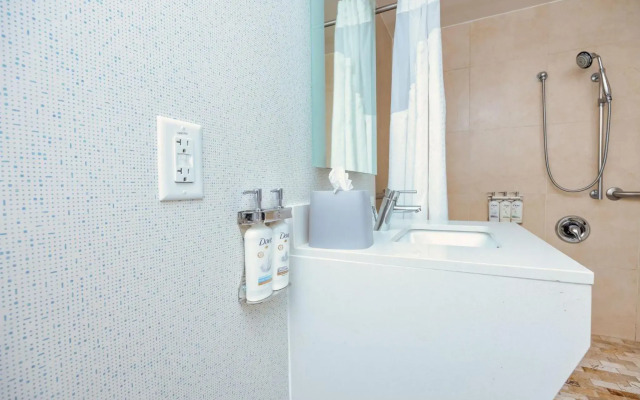Holiday Inn Express Hotel & Suites Fulton by IHG