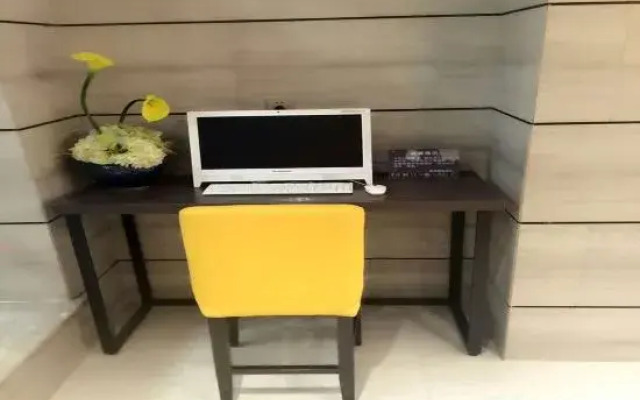 Homeinn Plus Hotel (Shenyang Railway Station East Square Subway Station)