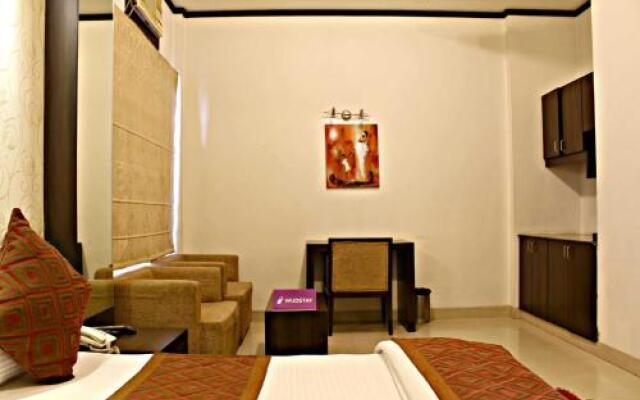 WudStay Premium Golf Course Road
