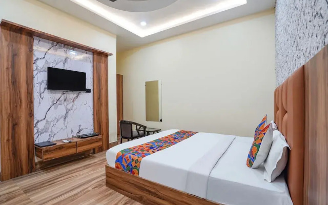 Fabhotel The Vrindavan Inn