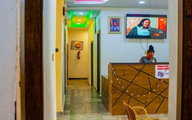 Ronkibog Crystal Hotel & Suites